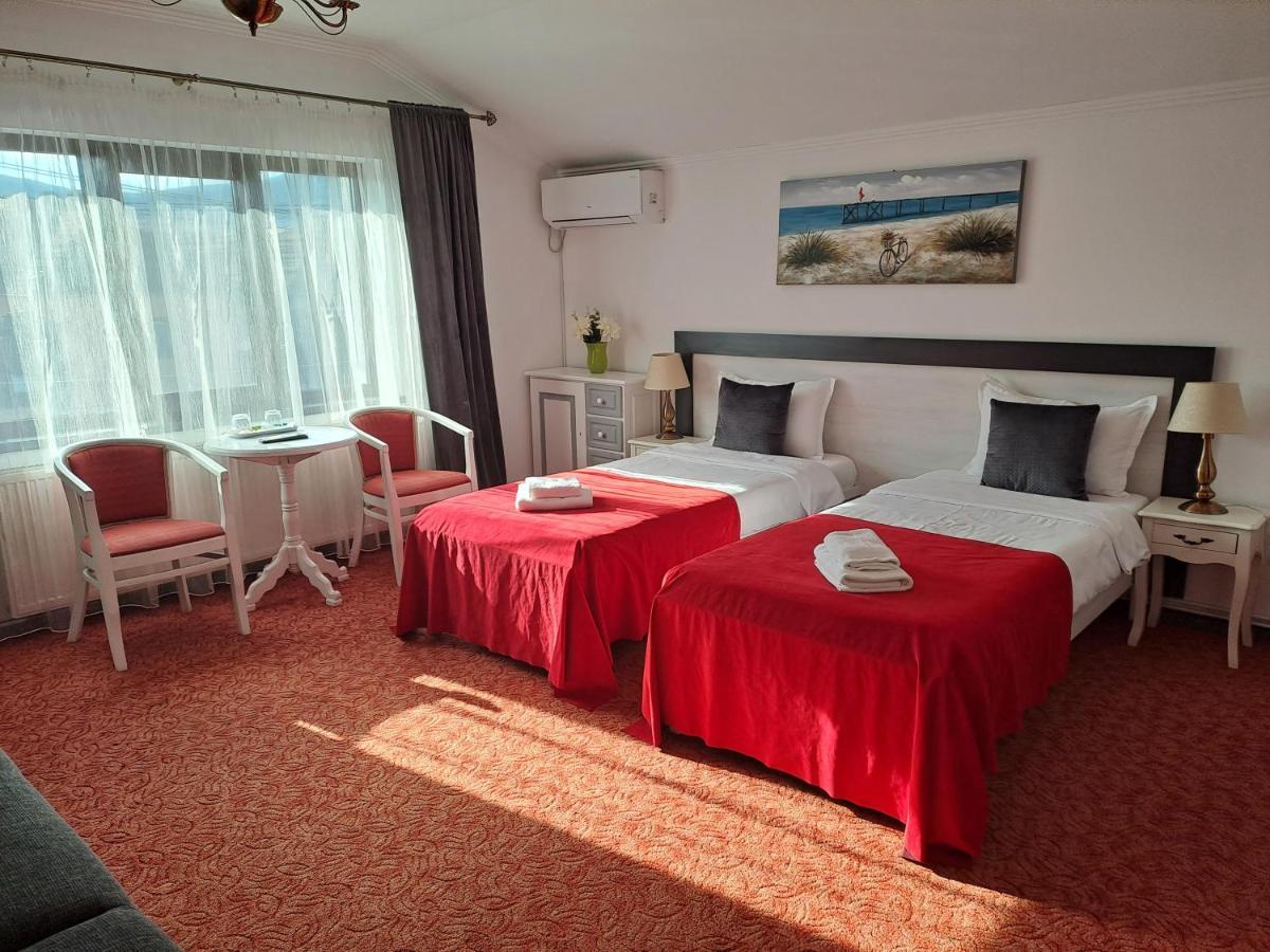 Hotel Alexander House à Deva Extérieur photo