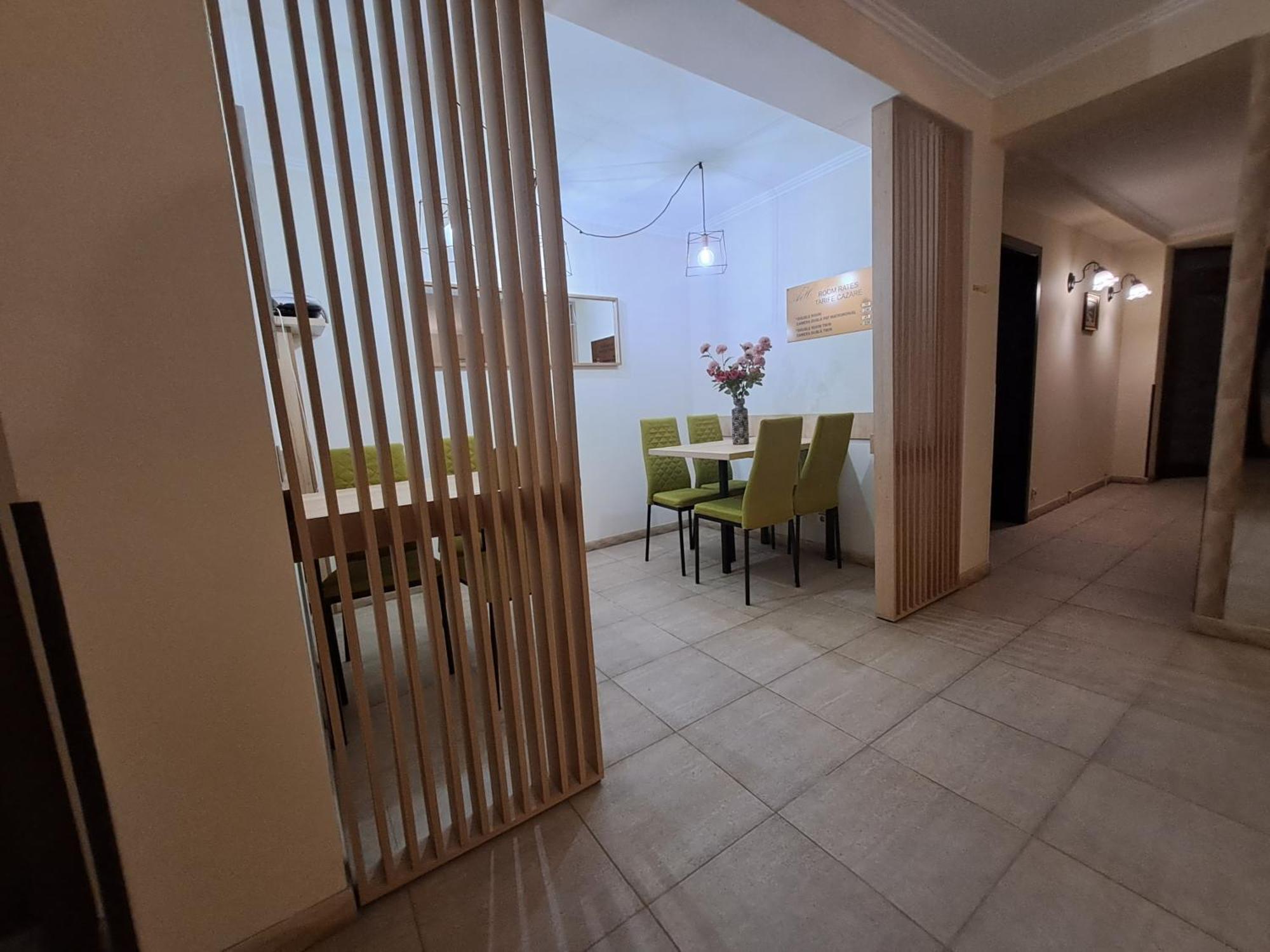 Hotel Alexander House à Deva Extérieur photo